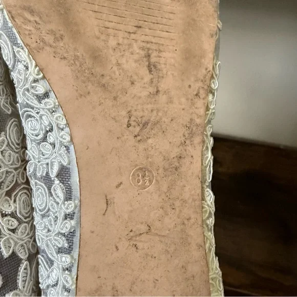 Kailee P White Lace Flat Women’s Shoes Wedding Bridal Shower Bride Neutral - Picture 2 of 5